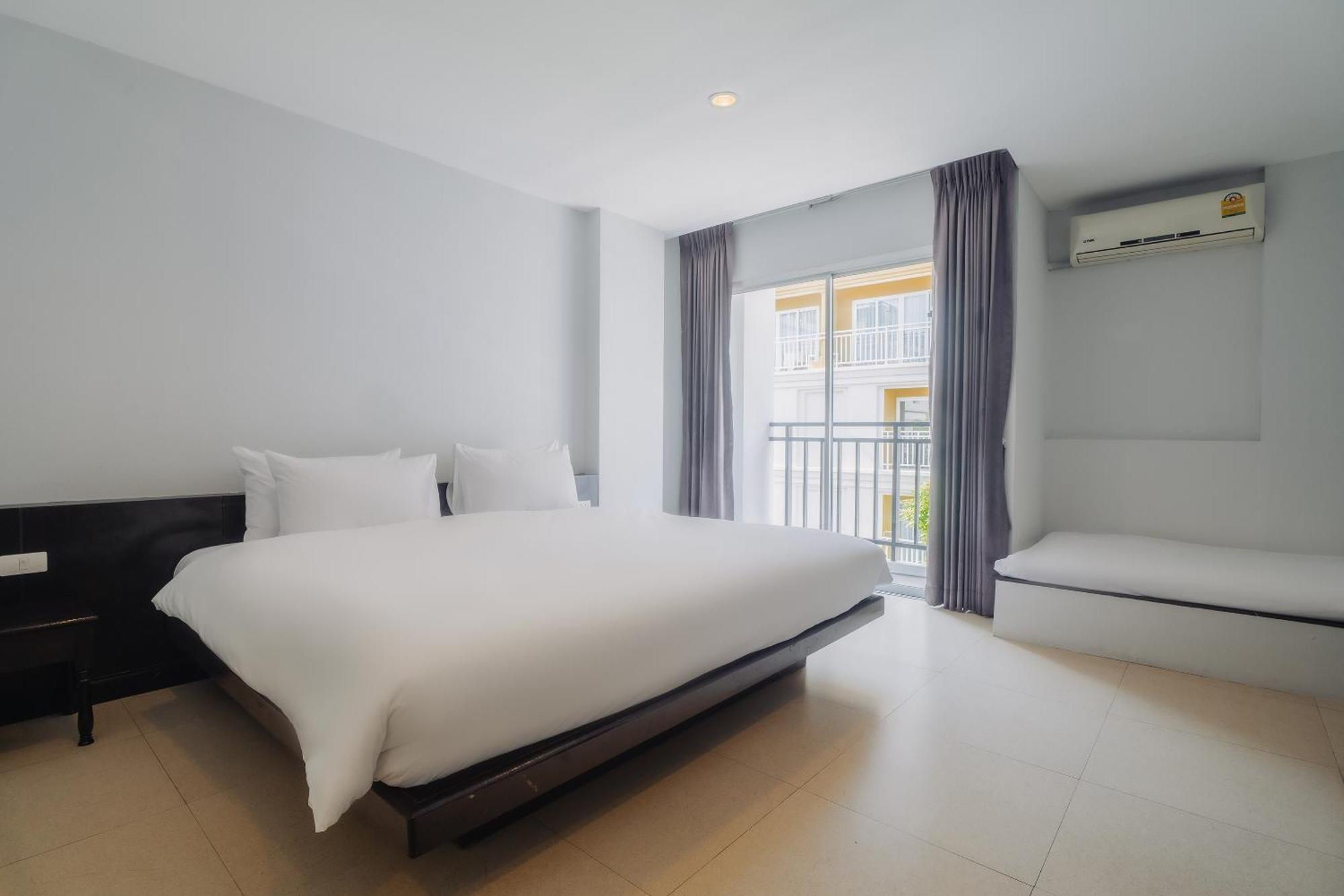 Hotel Di Yana Patong Esterno foto