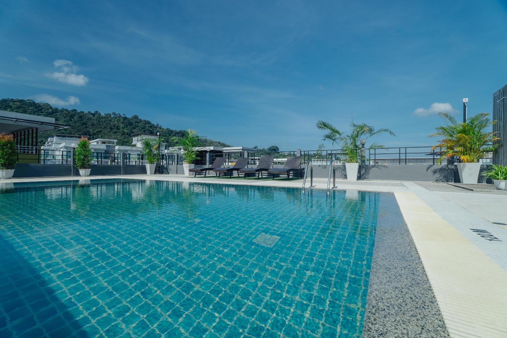Hotel Di Yana Patong Esterno foto