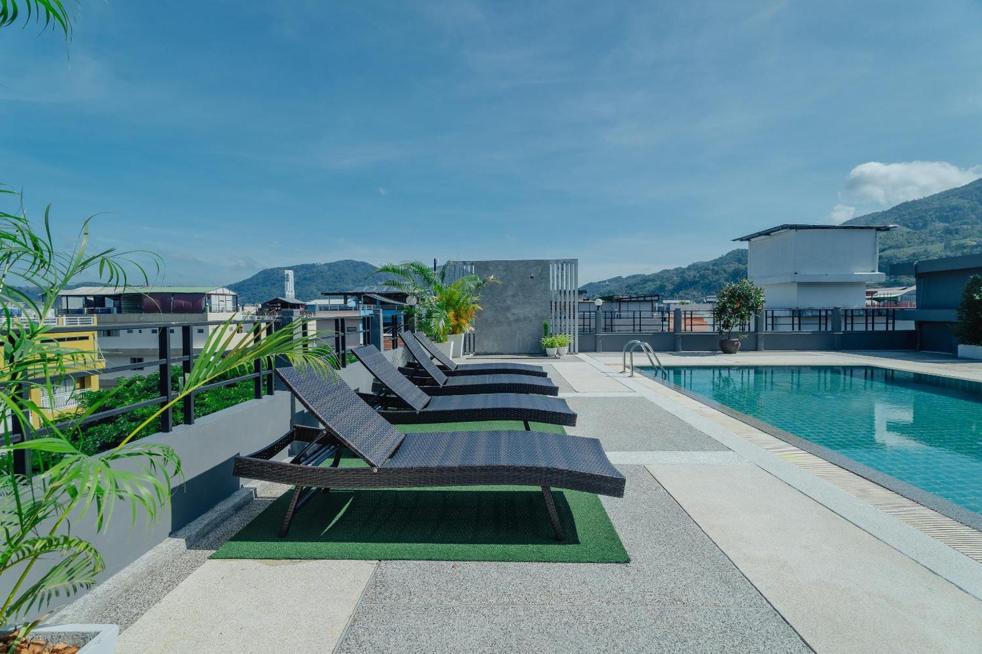 Hotel Di Yana Patong Esterno foto