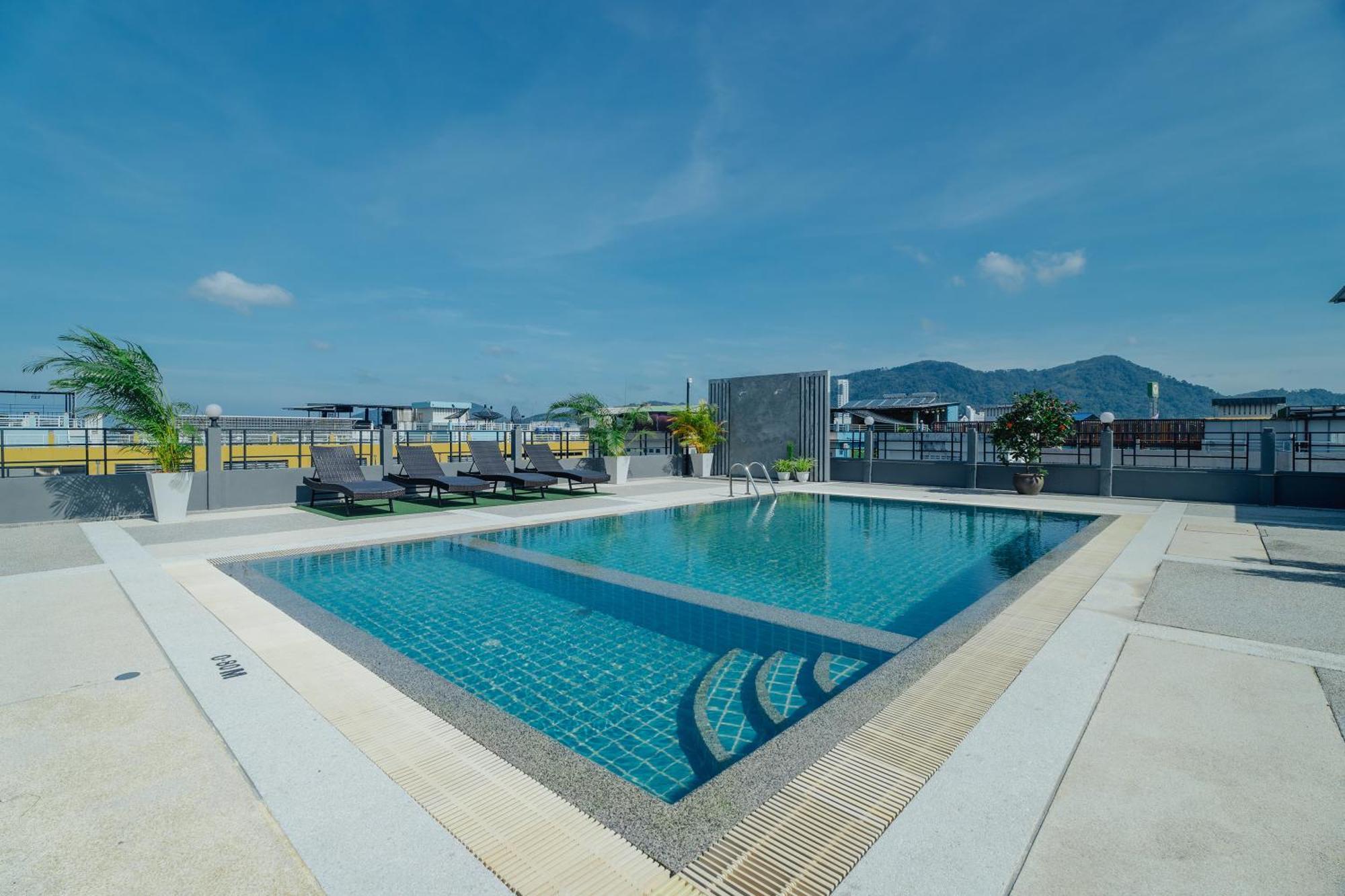 Hotel Di Yana Patong Esterno foto