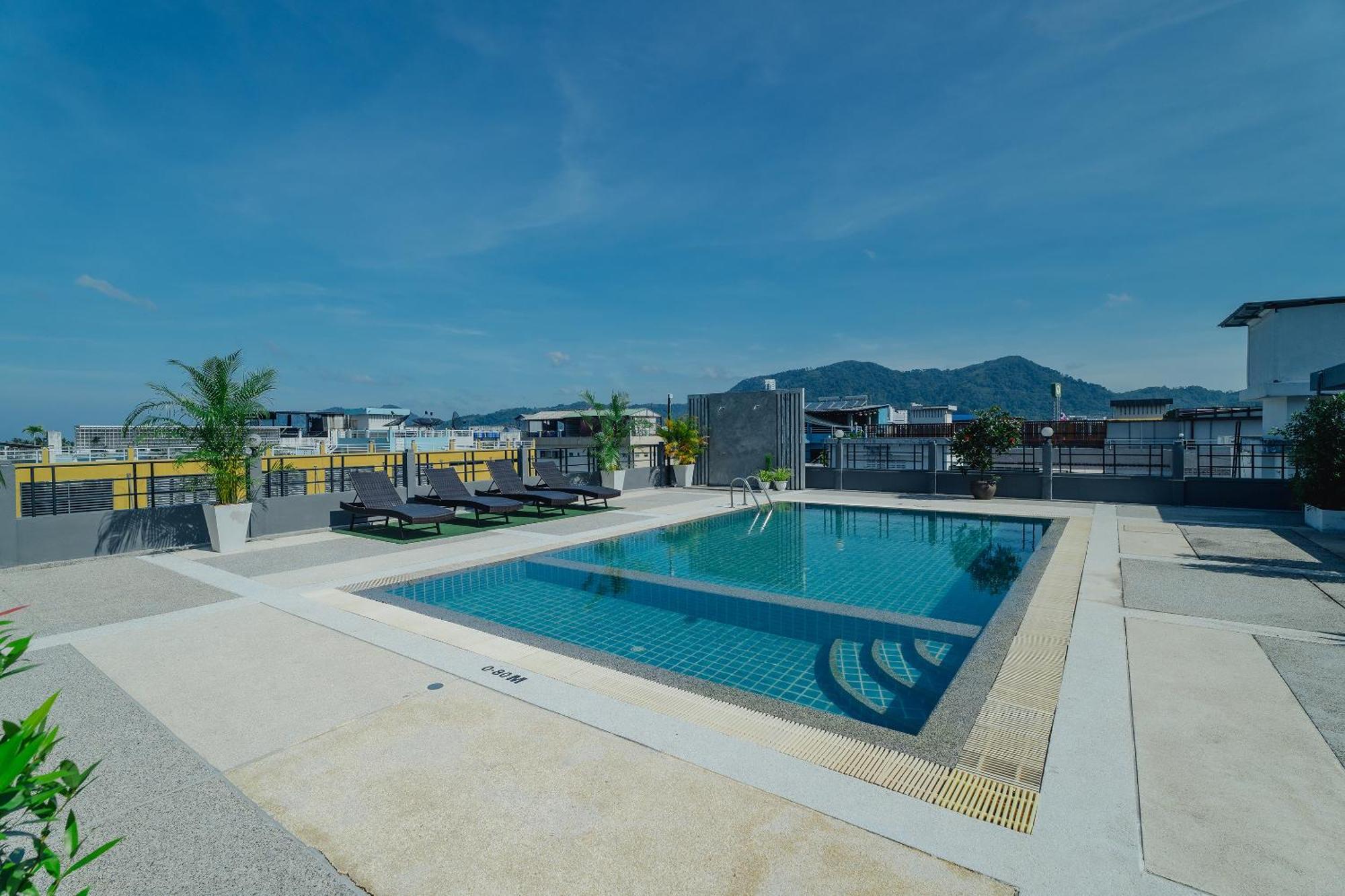 Hotel Di Yana Patong Esterno foto