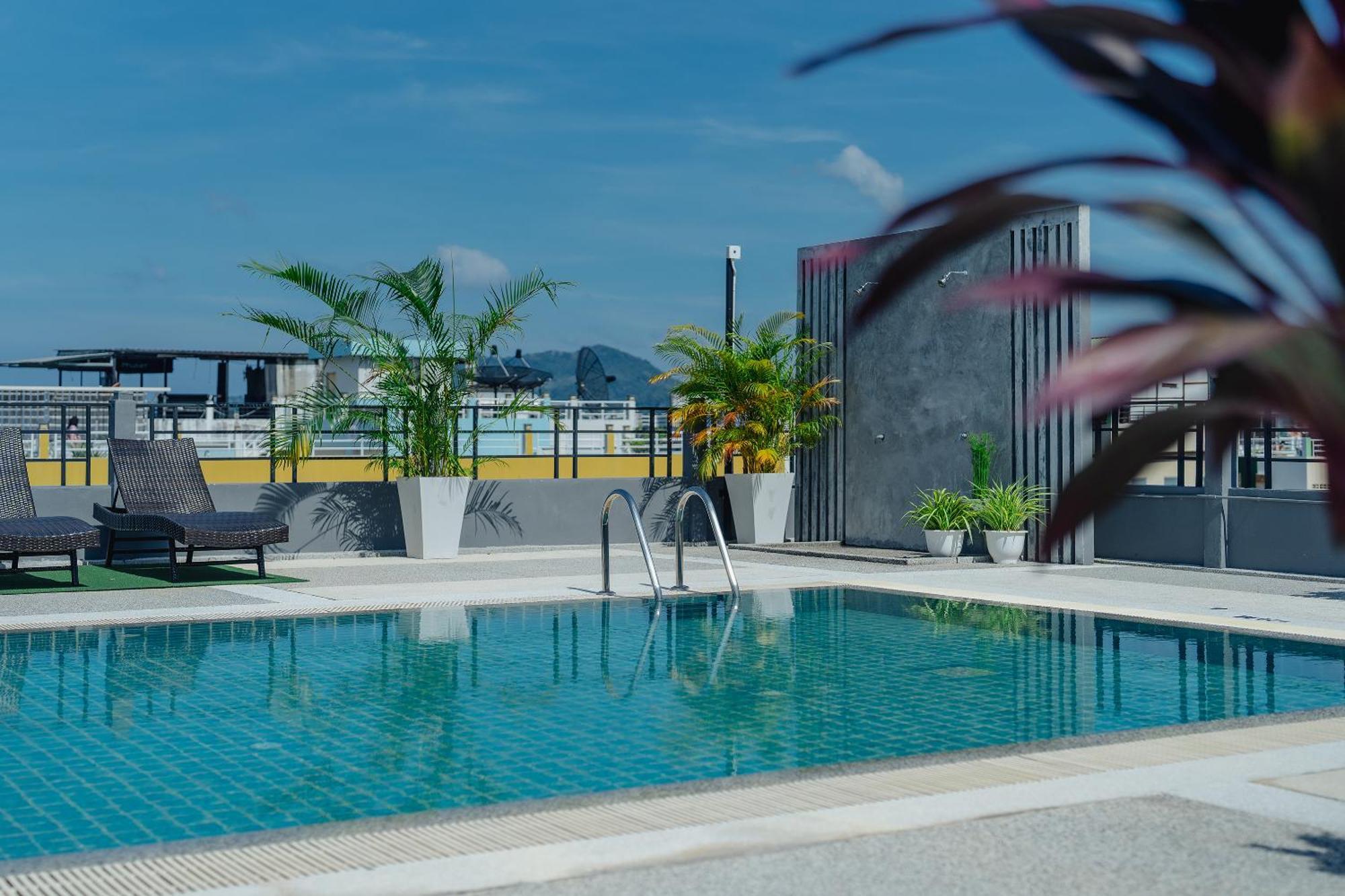 Hotel Di Yana Patong Esterno foto